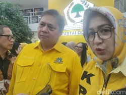 Ketum Golkar Airlangga Respons Anies yang Buka Peluang Bertemu Prabowo