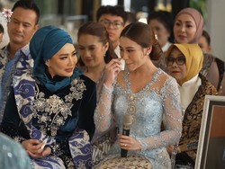 Posisi Duduk Angelina Sondakh Saat Aaliyah Massaid Lamaran Jadi Sorotan