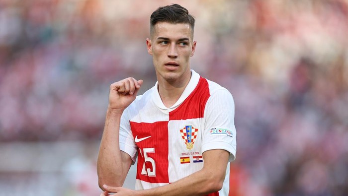 BERLIN, GERMANY - JUNE 15: Mario Pasalic of Croatia during the UEFA EURO 2024 group stage match between Spain and Croatia at Olympiastadion on June 15, 2024 in Berlin, Germany.(Photo by Robbie Jay Barratt - AMA/Getty Images)