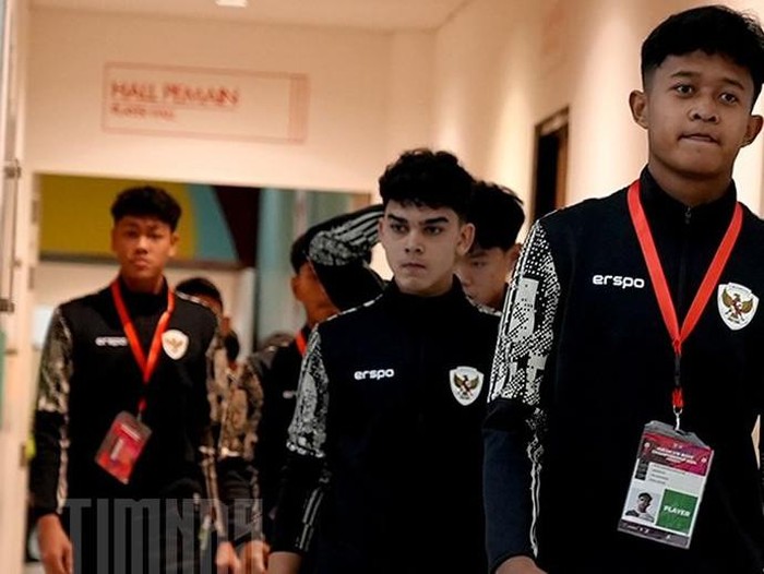 Pemain diaspora timnas Indonesia U-16 Mathew Baker terkesan dengan dukungan besar di Stadion Manahan.