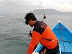 Remaja yang Terseret Ombak Pantai Payangan Jember Belum Ditemukan