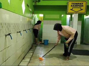 Bakti Religi, Polwan Bersihkan 3 Tempat Ibadah di Kota Mojokerto