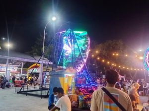 Senangnya Pengunjung Bisa Bawa Anak Main di Taman Rekreasi PRJ Senangnya Pengunjung Bisa Bawa Anak Main di Taman Rekreasi PRJ