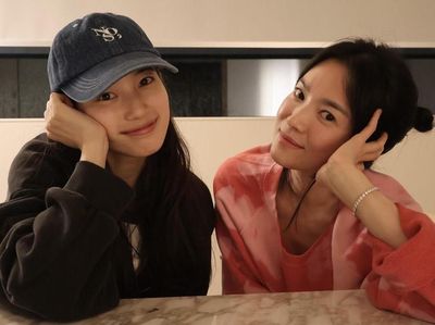 8 Foto Suzy dan Song Hye Kyo, Dua Aktris Korea Cantik Alami Tanpa Makeup