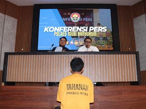 Pemilik Sumur Minyak Ilegal yang Meledak-Terbakar di Muba Menyerahkan Diri Pemilik Sumur Minyak Ilegal yang Meledak-Terbakar di Muba Menyerahkan Diri