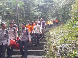 Tersesat Semalaman di Gunung Adeng Tabanan, 2 Pendaki Ditemukan Selamat