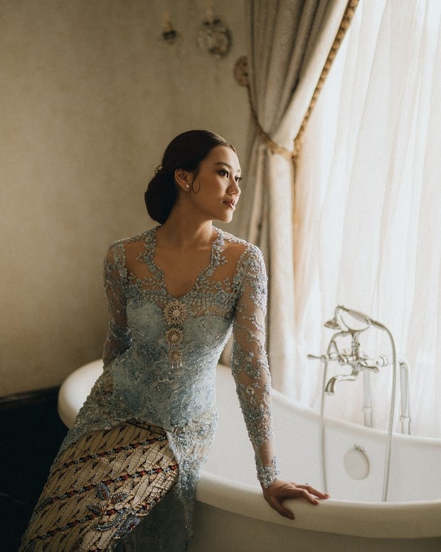 Aaliyah Massaid saat lamaran