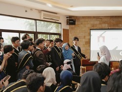 Lulus Ujian Paket C, Atta Halilintar Bersyukur Tamat SMA di Usia 29 Tahun