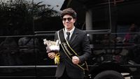8 Potret Wisuda Atta Halilintar, Lulus SMA di Usia 29 Tahun