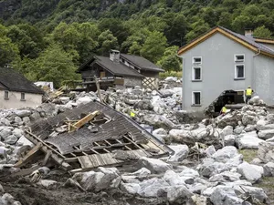 Banjir Terjang Lembah Indah di Swiss: 1 Orang Tewas, 2 Hilang Banjir Terjang Lembah Indah di Swiss: 1 Orang Tewas, 2 Hilang