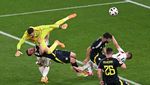 Foto: Detik-detik Pemain Hungaria Tubrukan hingga Kolaps di Euro 2024