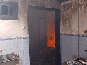 Kantor PNM Mekaar di Mojokerto Tebakar, 4 Motor Ludes