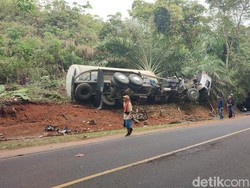 Pulang Rantau, Pemotor Tewas Terseret Truk di Tanjakan Alinayin Ciamis