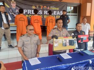 Pria Buleleng Jadi Pengedar Narkoba demi Upah 1 Paket Sabu Pria Buleleng Jadi Pengedar Narkoba demi Upah 1 Paket Sabu