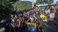 Ratusan Lapak PKL di Puncak Dibongkar