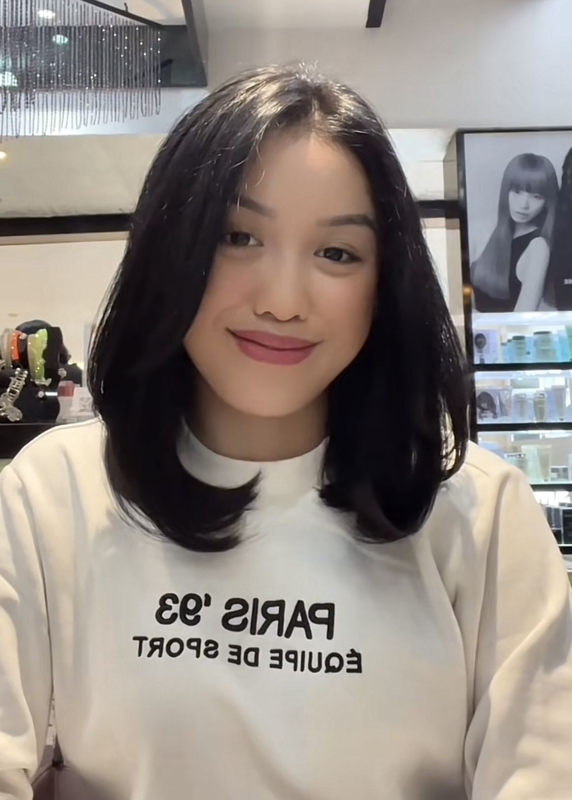 Laura Meizani Mawardi atau Lolly, anak Nikita Mirzani