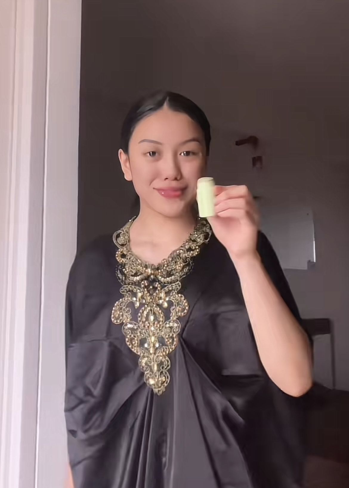 Laura Meizani Mawardi atau Lolly, anak Nikita Mirzani