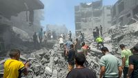 Luluh Lantak Kamp Pengungsi Al-Shati Dibombardir Israel