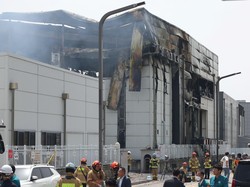 Penampakan Kebakaran Besar Pabrik Baterai Korsel, 22 Orang Tewas