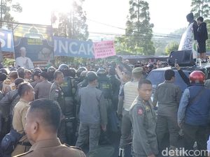 Penertiban PKL Puncak Bogor, Sebagian Pedagang Tolak ke Rest Area Gunung Mas