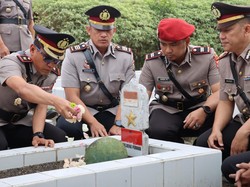 Polres Batu Ziarah ke Makam Pahlawan Peringati HUT ke-78 Bhayangkara