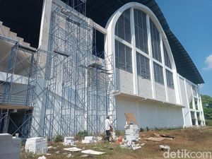 KONI Persoalkan Renovasi GOR Tastura Lombok Tengah KONI Persoalkan Renovasi GOR Tastura Lombok Tengah