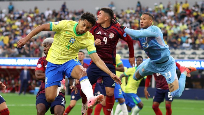 INGLEWOOD, CALIFORNIA - JUNE 24: Marquinhos of Brazil attacking at a corner kick during the Brazil v Costa Rica CONMEBOL Copa America match at SoFi Stadium on June 24, 2024 in Inglewood, California. (Photo by Mark Leech/Offside/Offside via Getty Images)