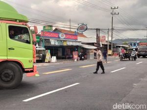 Penyeberangan di Pelabuhan Ketapang Banyuwangi Masih Buka Tutup Penyeberangan di Pelabuhan Ketapang Banyuwangi Masih Buka Tutup