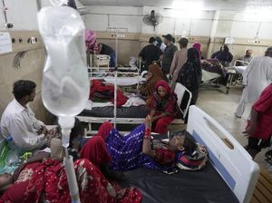 Cuaca Panas Menyengat, Warga Pakistan Banyak yang Dilarikan ke RS Cuaca Panas Menyengat, Warga Pakistan Banyak yang Dilarikan ke RS