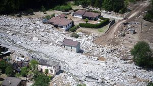 Foto Udara Dampak Kerusakan Akibat Banjir Bandang di Swiss