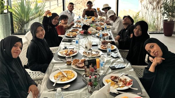 Geni Faruk Kompak Kulineran Bareng Gen Halilintar di Jeddah