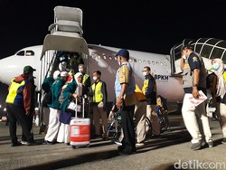 Pesawat Haji Gangguan Mesin, Kepulangan 3 Kloter Embarkasi Solo Mundur