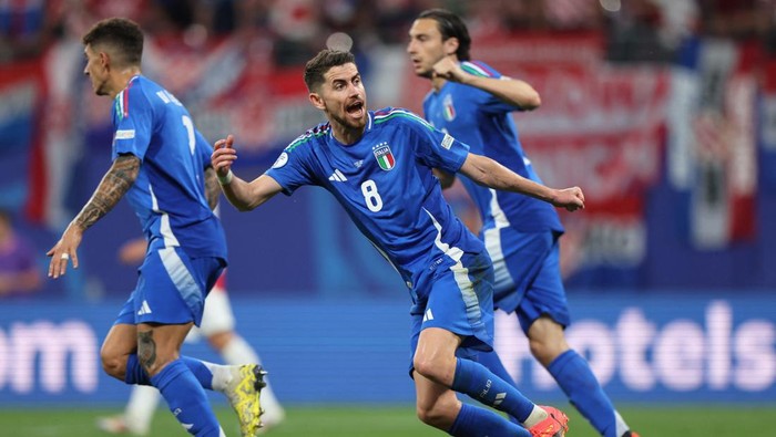 Soccer Football - Euro 2024 - Group B - Croatia v Italy - Leipzig Stadium, Leipzig, Germany - June 24, 2024  Italys Jorginho reacts REUTERS/Karina Hessland