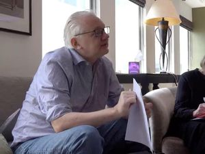 Penampilan Pendiri WikiLeaks Seusai 5 Tahun Mendekam di Penjara Inggris Penampilan Pendiri WikiLeaks Seusai 5 Tahun Mendekam di Penjara Inggris