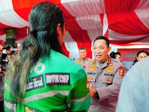 Kapolri Lepas 315.718 Paket Sembako untuk Warga Jelang HUT ke-78 Bhayangkara