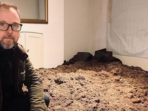 Kisah Keluarga di London Kaget Rumahnya Diubah Jadi Ladang Ganja Kisah Keluarga di London Kaget Rumahnya Diubah Jadi Ladang Ganja