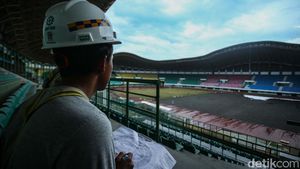 Melihat Proses Renovasi Stadion Patriot Candrabhaga Bekasi