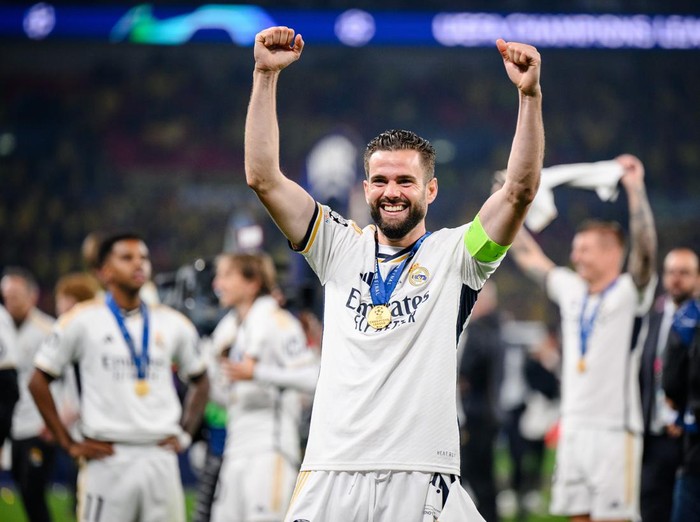 LONDON, ENGLAND - JUNE 01: Nacho Fernandez of Madrid celebrates victory after the UEFA Champions League 2023/24 final match between Borussia Dortmund v Real Madrid CF at Wembley Stadium on June 01, 2024 in London, England. (Photo by Marvin Ibo Guengoer - GES Sportfoto/Getty Images)