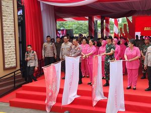 Kapolri Pimpin Pelepasan Baksos dan Bansos Sambut HUT Bhayangkara Ke-78