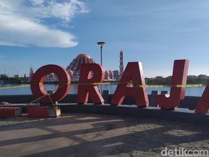 Nahas Huruf T Anjungan Toraja Pantai Losari Roboh hingga Pengunjung Tewas Nahas Huruf T Anjungan Toraja Pantai Losari Roboh hingga Pengunjung Tewas