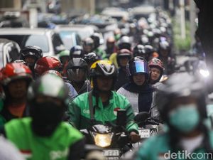 Lalu Lintas Manggarai Macet Pagi Ini, TransJ Juga Terhambat Lalu Lintas Manggarai Macet Pagi Ini, TransJ Juga Terhambat