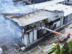 Potret Pabrik Baterai Lithium di Korsel Kebakaran