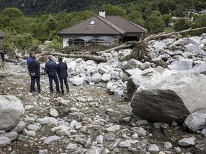 Potret Sisa-sisa Banjir Bandang yang Menerjang Swiss