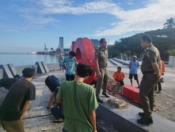 Cerita Saksi soal Pria Tewas Usai Huruf T di Anjungan Pantai Losari Roboh
