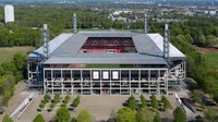 Stadion Cologne pernah direkonstruksi untuk menggelar pertandingan di Piala Dunia 2006 dan sejak 2010 telah menjadi tempat langganan untuk final Piala Wanita Jerman, serta menjadi tuan rumah sepak bola Amerika, hoki es, dan konser musik. (Raimond Spekking/dezeen)