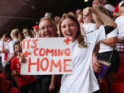 Final Euro 2024: WAGs dan Keluarga Pemain Inggris Harus Pindah Kursi