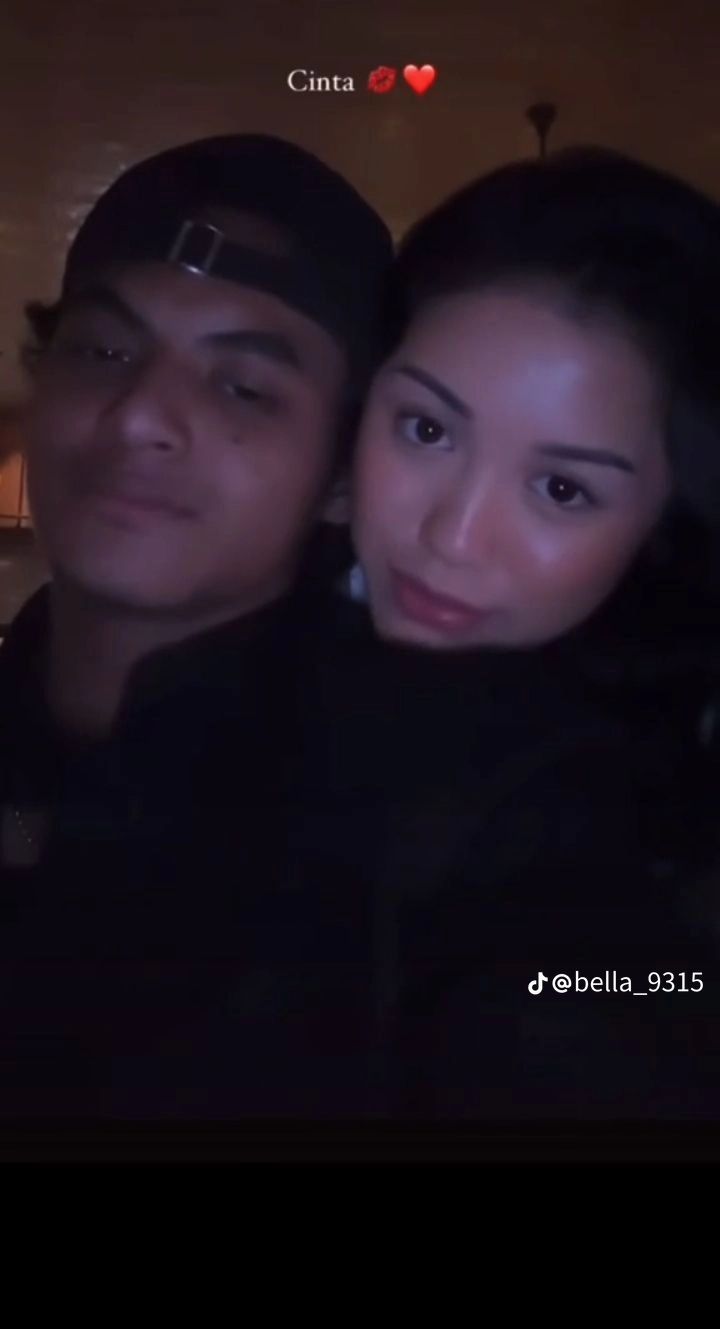 Vadel Badjideh dan Laura Meizani