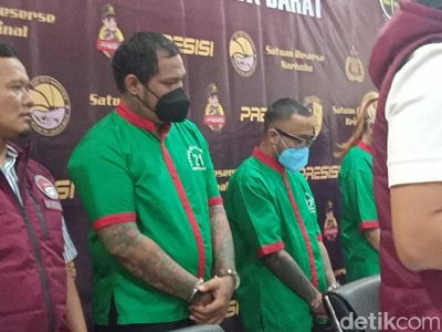 Penampakan Virgoun Diborgol dan Tertunduk Usai Jadi Tersangka