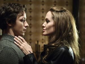 James McAvoy Nyaris Pingsan di Wanted Gegara Adegan Ini James McAvoy Nyaris Pingsan di Wanted Gegara Adegan Ini