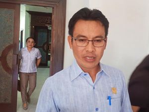 KTP Bacabup Golkar Terdaftar Dukung Calon Independen Pilbup Karangasem KTP Bacabup Golkar Terdaftar Dukung Calon Independen Pilbup Karangasem